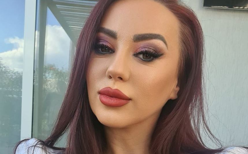 După ce a renunțat la OnlyFans, Larisa Drăgulescu se simte împlinită alături de noul iubit și fiul lor. Cum arată și cu ce se ocupă bărbatul care i-a cucerit inima